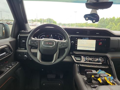 Certified 2025 GMC Sierra 1500 AT4 w/ AT4 Premium Package AWD/4WD image 16