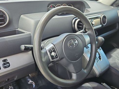 Used 2011 Scion xB FWD image 11