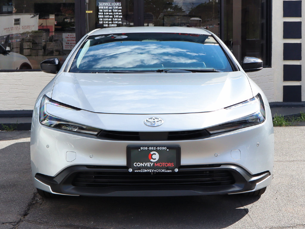 Used 2024 Toyota Prius LE AWD/4WD image 9