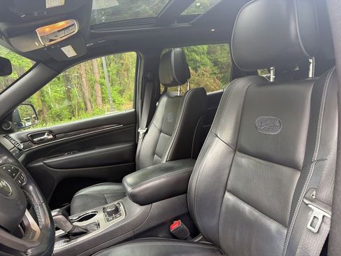 Used 2020 Jeep Grand Cherokee Overland AWD/4WD image 14