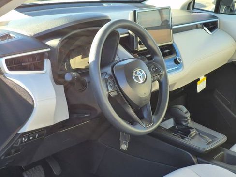 Used 2026 Toyota Corolla Cross L image 10