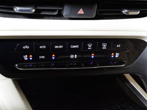 Used 2021 Buick Envision Avenir w/ Technology Package II FWD image 25