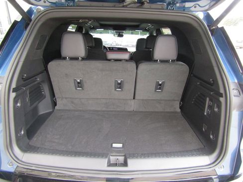 Used 2024 Chevrolet Traverse RS image 40