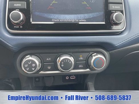 Used 2025 Nissan Versa SV w/ Trunk Package FWD image 21
