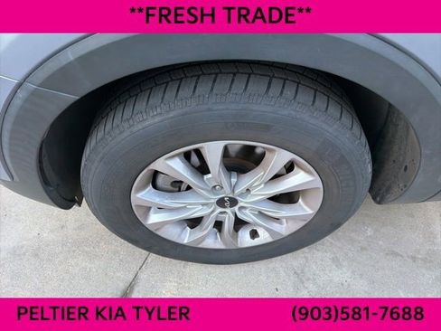 Used 2022 Kia Telluride LX image 5