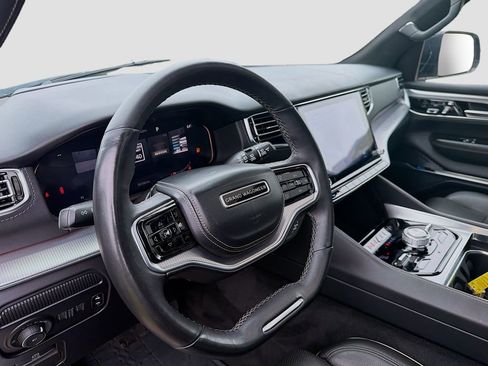 Used 2023 Jeep Grand Wagoneer Series II w/ Flexible Seating Group AWD/4WD image 17