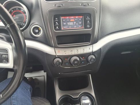Used 2020 Dodge Journey SE w/ SE Popular Equipment Group image 11