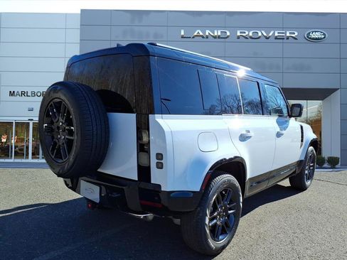 New 2026 Land Rover Defender 110 X-Dynamic SE image 2