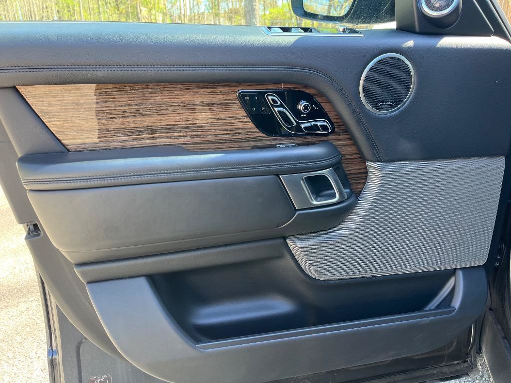 Used 2018 Land Rover Range Rover Supercharged AWD/4WD image 13