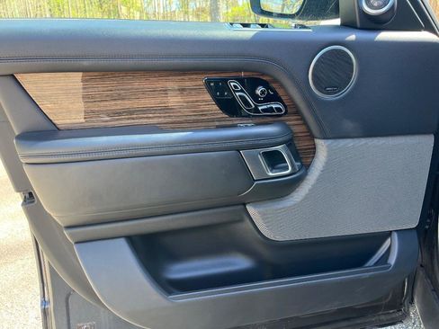 Used 2018 Land Rover Range Rover Supercharged image 13