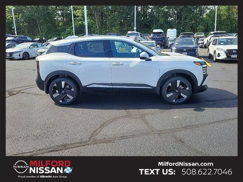 Used 2026 Nissan Kicks SR w/ Cold Weather Package AWD/4WD image 4
