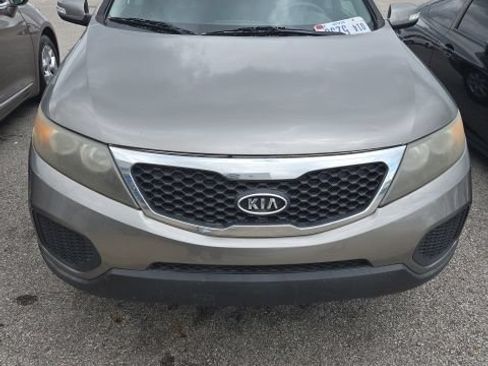 Used 2011 Kia Sorento 2WD image 6