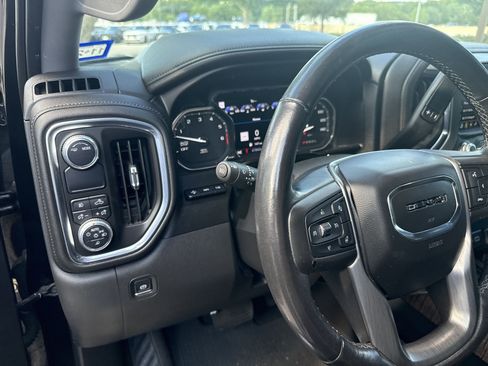 Used 2020 GMC Sierra 1500 Denali w/ Technology Package RWD image 9