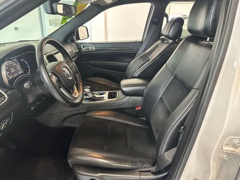Used 2017 Jeep Grand Cherokee Altitude AWD/4WD image 22