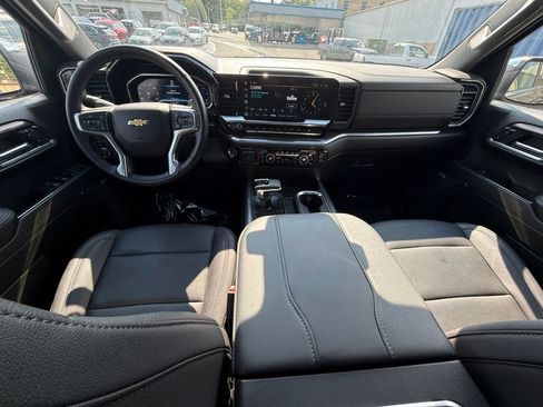 Used 2023 Chevrolet Silverado 1500 LTZ w/ LTZ Premium Package AWD/4WD image 26