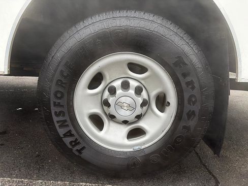 Used 2019 Chevrolet Express 3500 w/ Power Convenience Package RWD image 16
