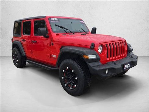 Used 2019 Jeep Wrangler Unlimited Sport S AWD/4WD image 3