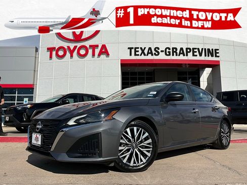 Used 2025 Nissan Altima 2.5 SV image 1