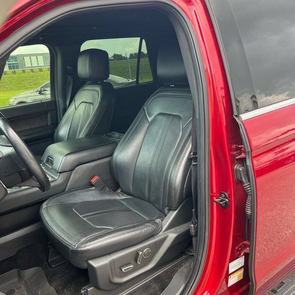 Used 2018 Ford Expedition Limited w/ Equipment Group 301A RWD image 8