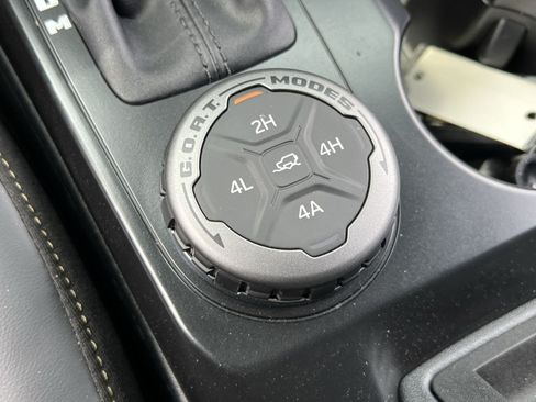 Used 2025 Ford Bronco Badlands AWD/4WD image 38