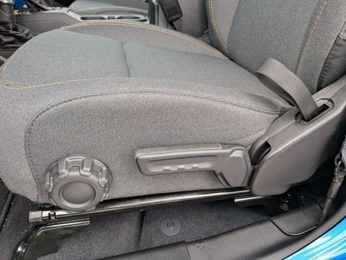 New 2025 Jeep Gladiator Sport image 12