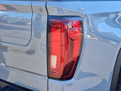 Certified 2024 GMC Sierra 1500 AT4X w/ AT4X AEV Edition AWD/4WD image 11