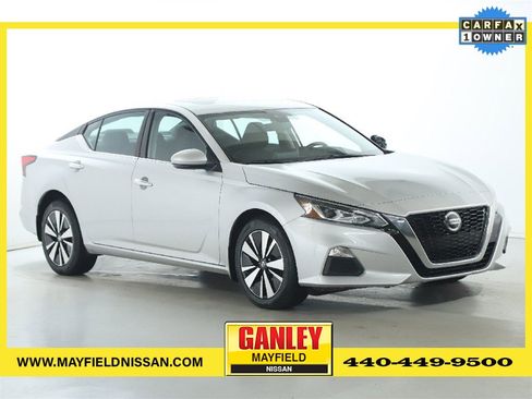 Used 2021 Nissan Altima 2.5 SV w/ SV Premium Package image 1