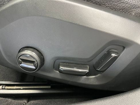 Used 2025 Volvo V60 B5 Cross Country Plus image 23