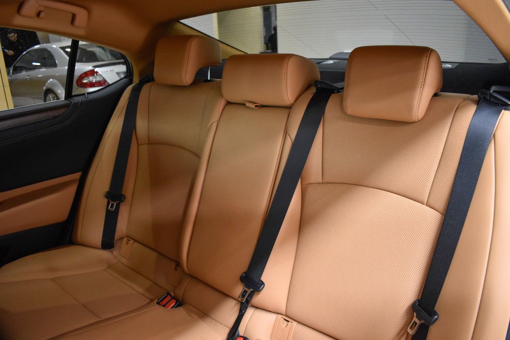 Used 2025 Lexus ES 350 w/ Premium Package FWD image 29