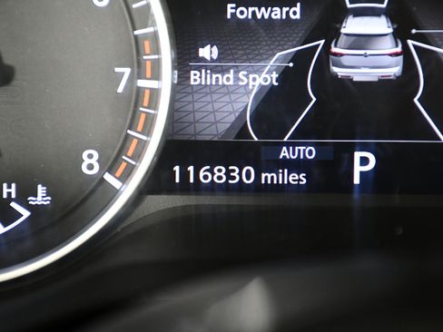 Used 2022 Nissan Pathfinder SV image 17