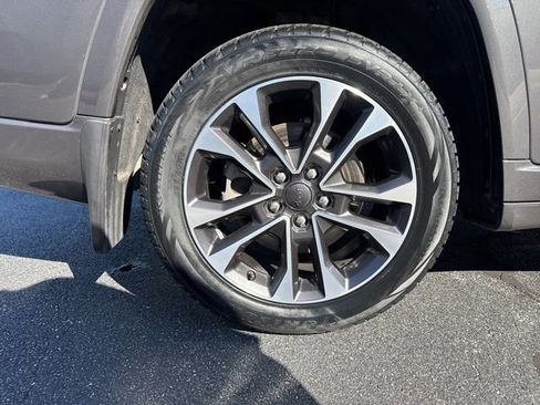 Used 2022 Jeep Grand Cherokee L Overland w/ Luxury Tech Group IV image 8