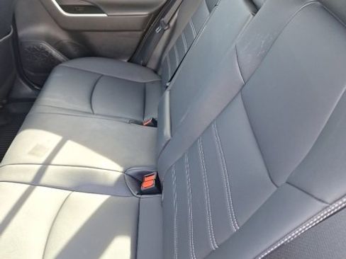 Used 2021 Toyota RAV4 XLE Premium image 21