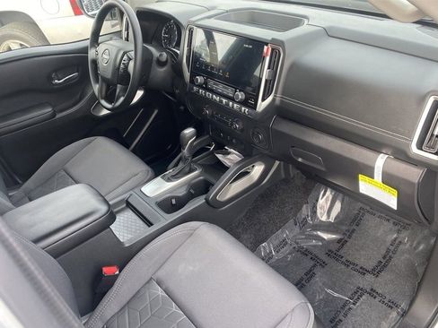 New 2025 Nissan Frontier SV image 9