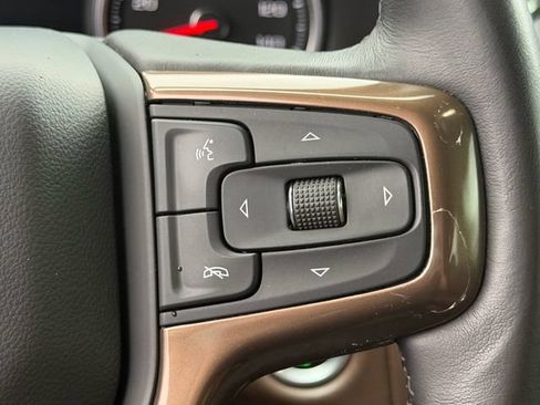 Used 2021 Chevrolet Suburban High Country w/ Premium Package 2 AWD/4WD image 22