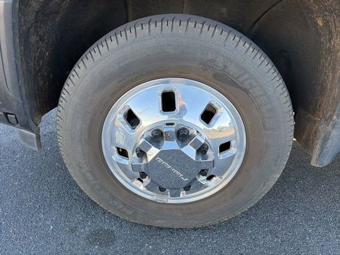 Used 2024 GMC Sierra 3500 Denali w/ Denali Reserve Package image 8