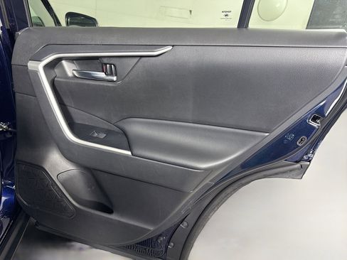 Used 2022 Toyota RAV4 XLE image 28