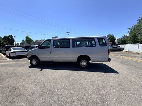 Used 2006 Ford E-350 and Econoline 350 XL RWD image 51