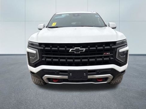 Used 2025 Chevrolet Suburban Z71 image 6