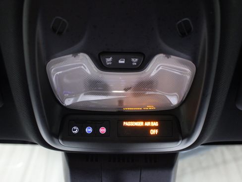 Used 2025 Chevrolet Colorado Trail Boss AWD/4WD image 20