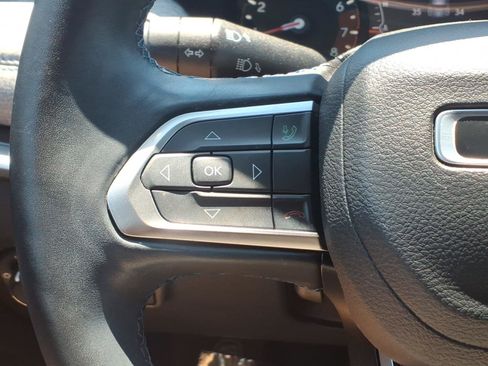 Used 2022 Jeep Compass Latitude w/ Sun and Sound Group AWD/4WD image 17