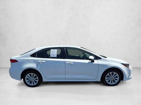 Certified 2024 Toyota Corolla LE w/ LE Convenience Package FWD image 4