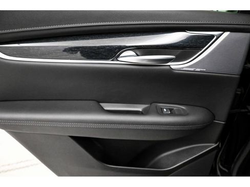 Certified 2022 Cadillac XT5 Premium Luxury FWD image 23