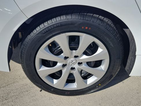 Used 2024 Toyota Corolla LE FWD image 8