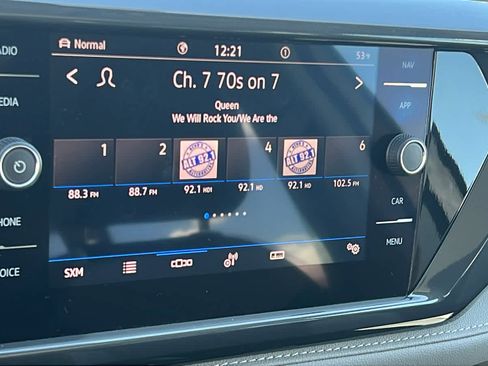 Used 2023 Volkswagen Taos SEL image 15