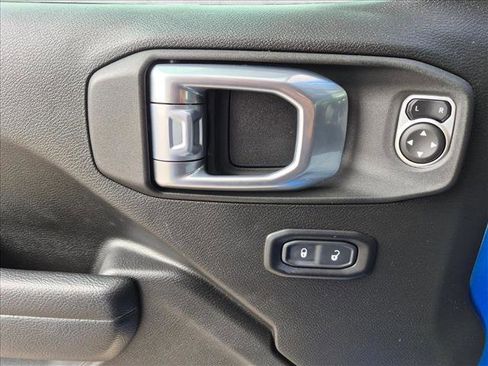 Used 2023 Jeep Wrangler Unlimited w/ Cold Weather Group AWD/4WD image 16