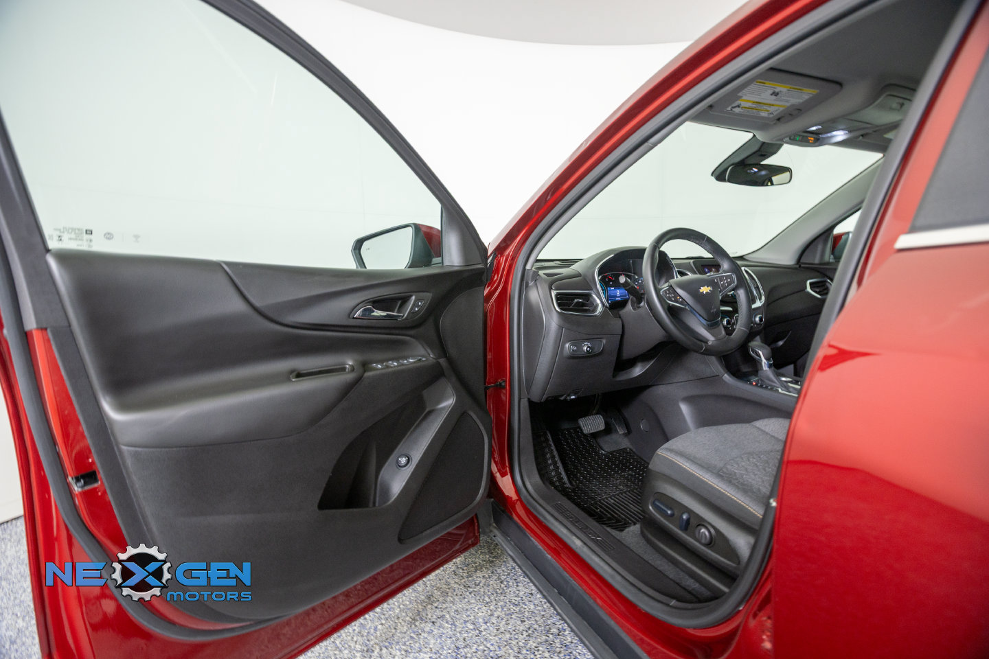 Used 2024 Chevrolet Equinox LT FWD image 9