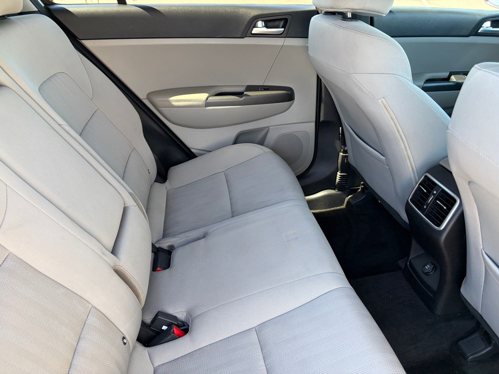 Used 2020 Kia Sportage LX AWD/4WD image 12
