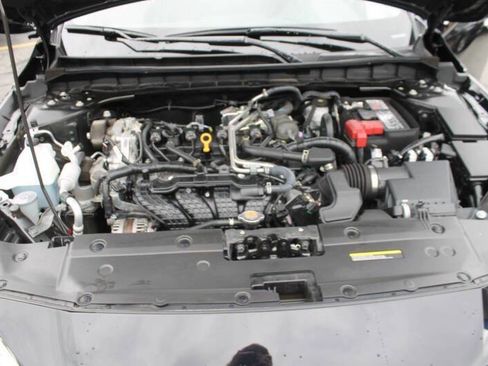 Used 2023 Nissan Altima 2.5 SV w/ SV Premium Package image 15