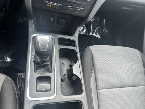 Used 2017 Ford Escape SE w/ Equipment Group 201A image 11