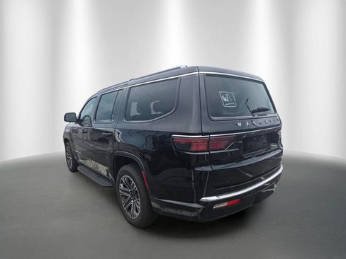 Used 2024 Jeep Wagoneer Series II RWD image 2